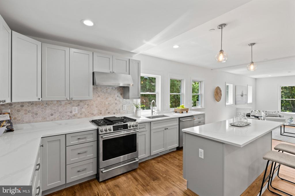 RENOVATED EASTPORT COTTAGE | 400 JEFFERSON STREET