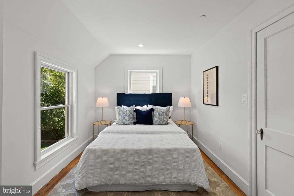 RENOVATED EASTPORT COTTAGE | 400 JEFFERSON STREET