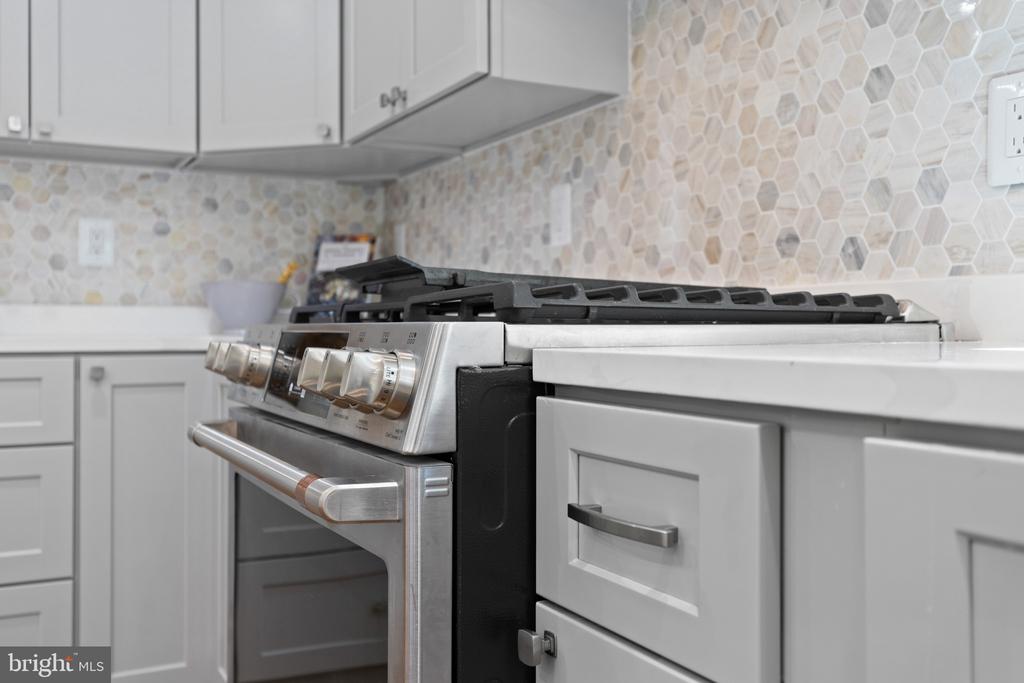 RENOVATED EASTPORT COTTAGE | 400 JEFFERSON STREET