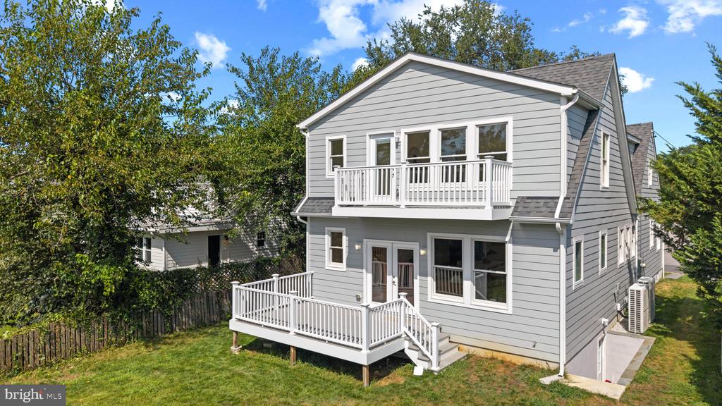 RENOVATED EASTPORT COTTAGE | 400 JEFFERSON STREET