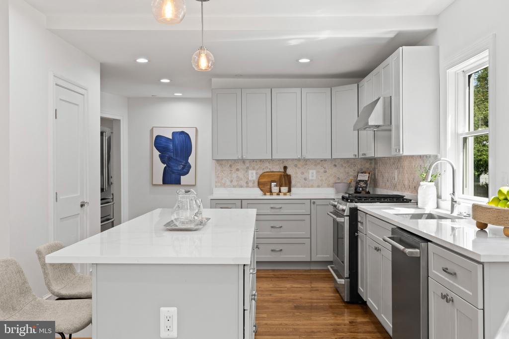 RENOVATED EASTPORT COTTAGE | 400 JEFFERSON STREET