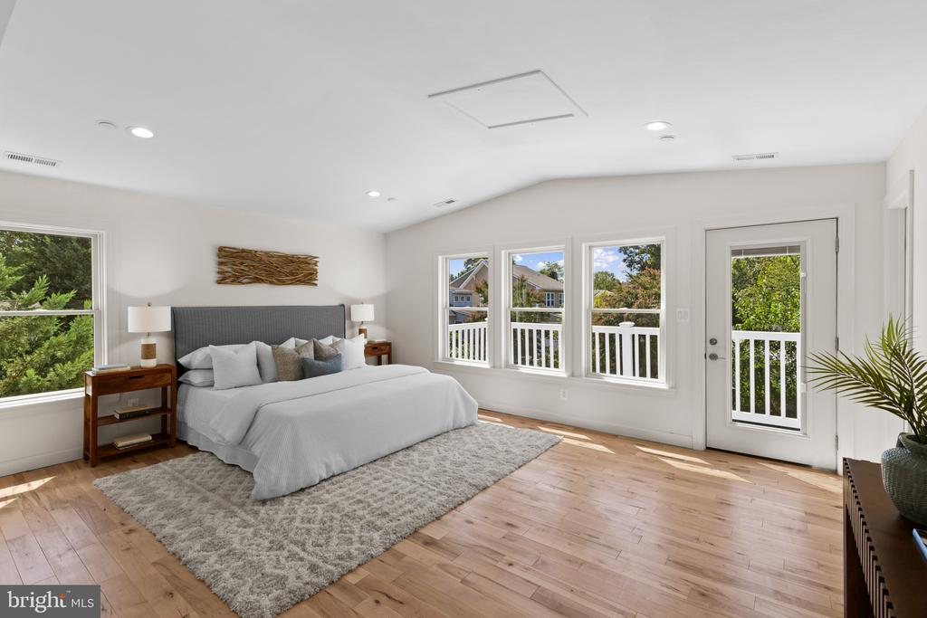 RENOVATED EASTPORT COTTAGE | 400 JEFFERSON STREET