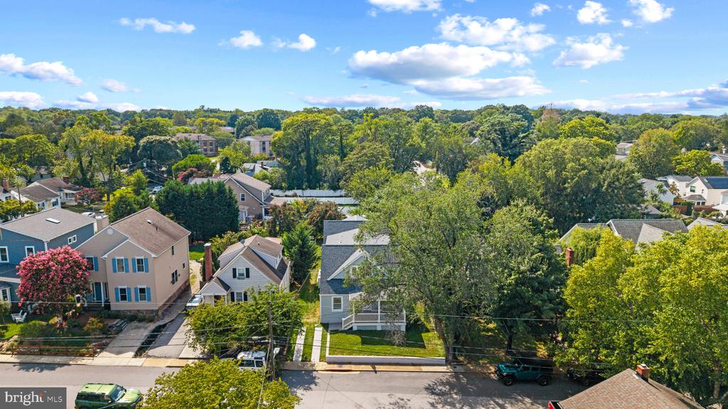 RENOVATED EASTPORT COTTAGE | 400 JEFFERSON STREET