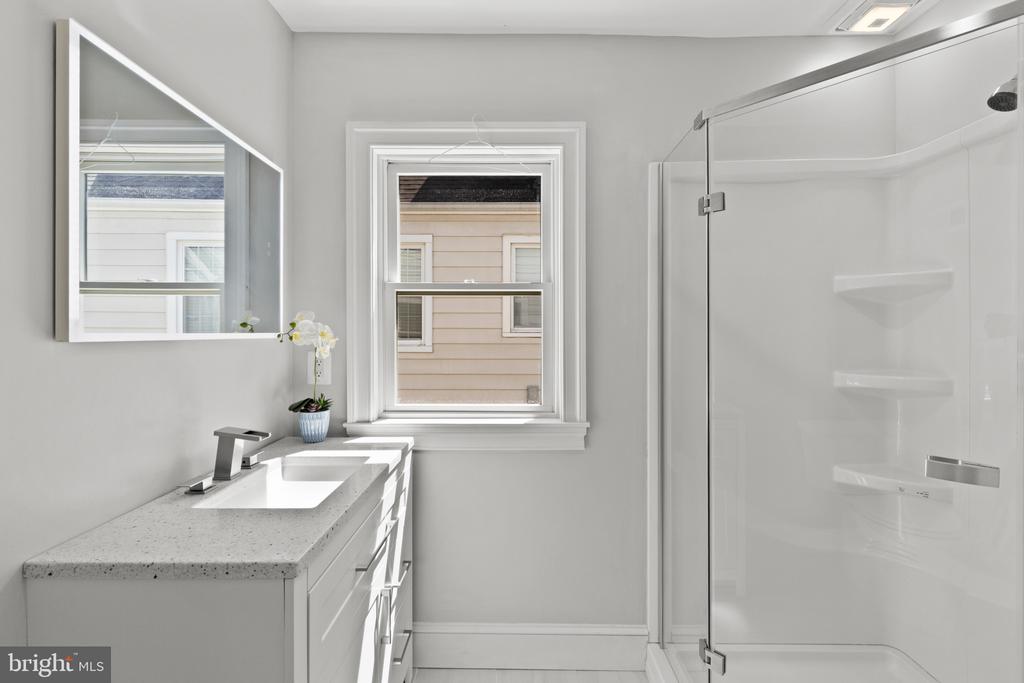 RENOVATED EASTPORT COTTAGE | 400 JEFFERSON STREET