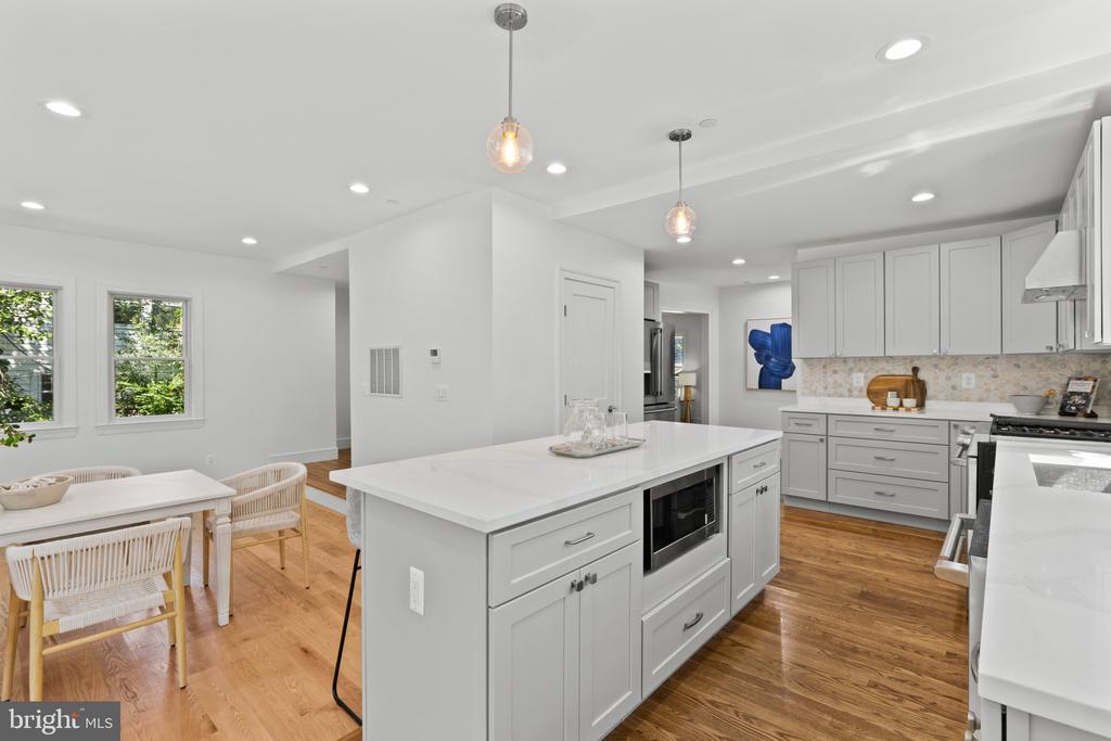 RENOVATED EASTPORT COTTAGE | 400 JEFFERSON STREET