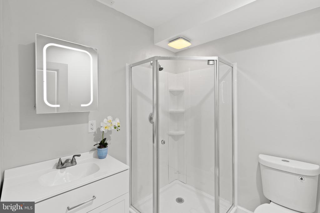 RENOVATED EASTPORT COTTAGE | 400 JEFFERSON STREET