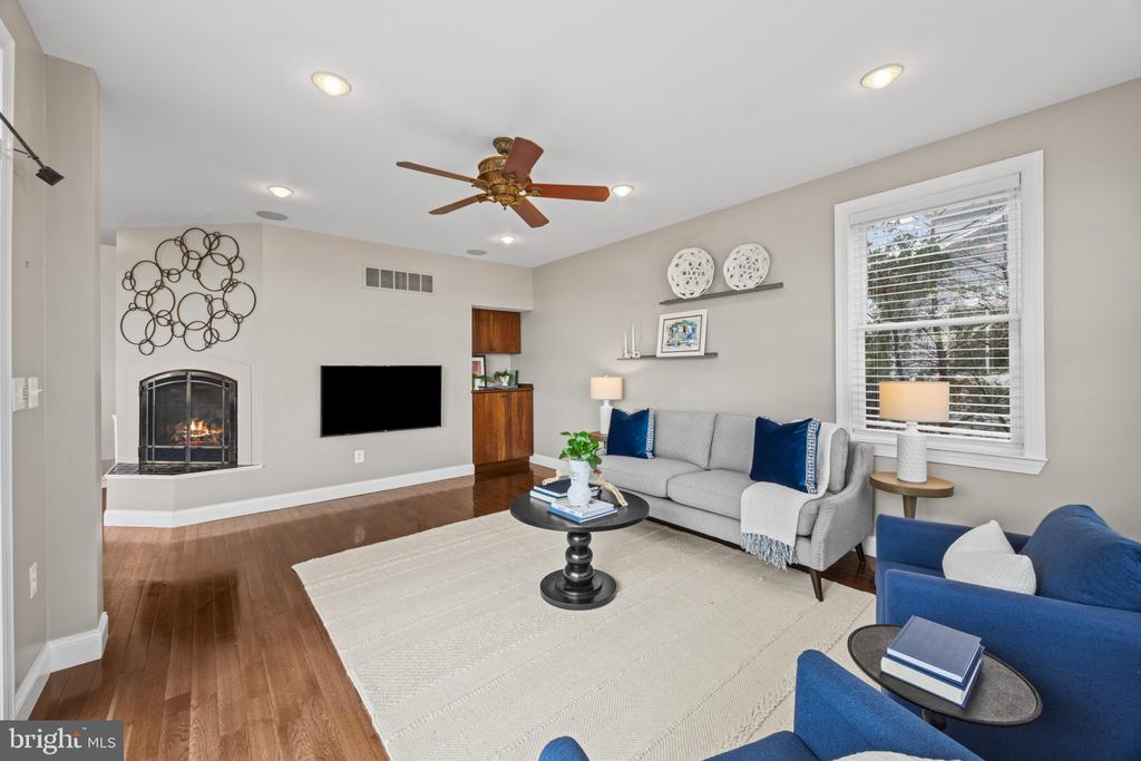 CHESAPEAKE BAY WATERFRONT HOME | 2260 LAKE DRIVE