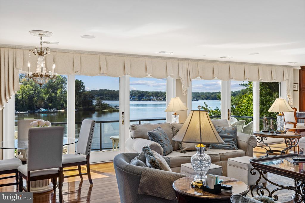 SEVERNA PARK WATERFRONT + POOL | 517 BAYBERRY DRIVE