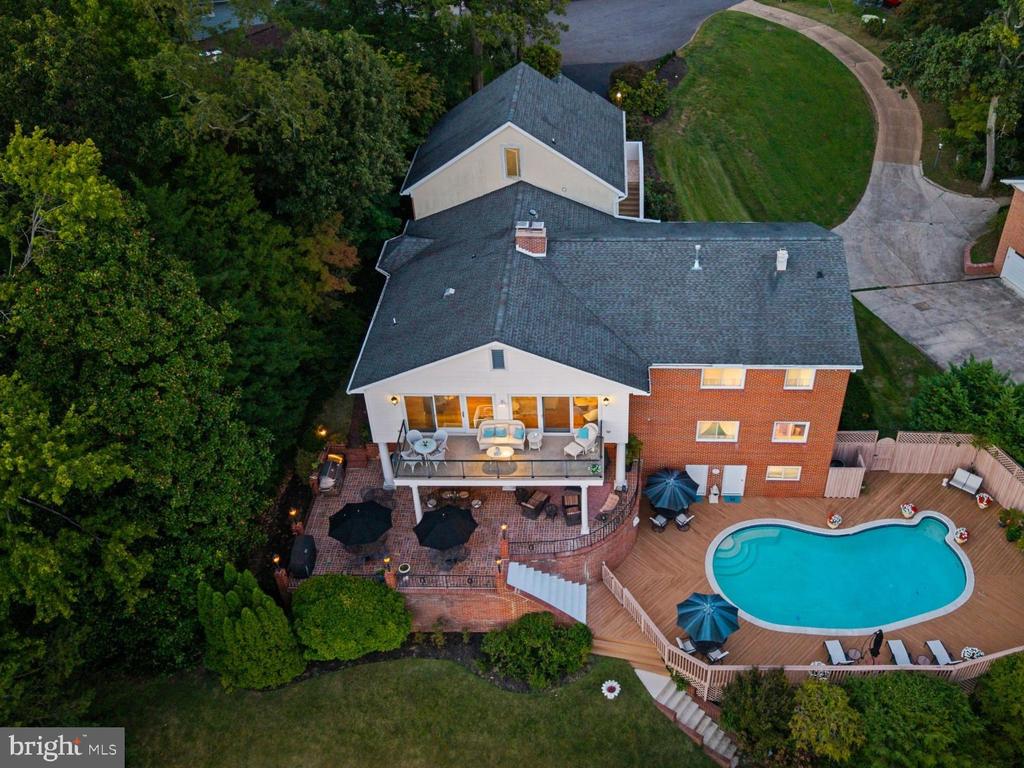 SEVERNA PARK WATERFRONT + POOL | 517 BAYBERRY DRIVE