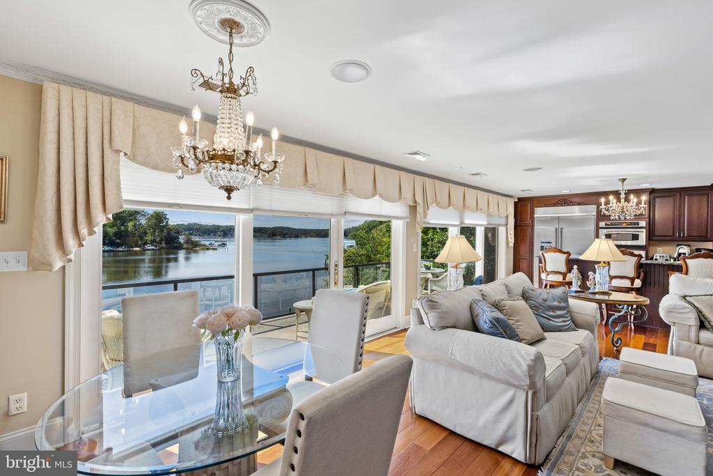 SEVERNA PARK WATERFRONT + POOL | 517 BAYBERRY DRIVE