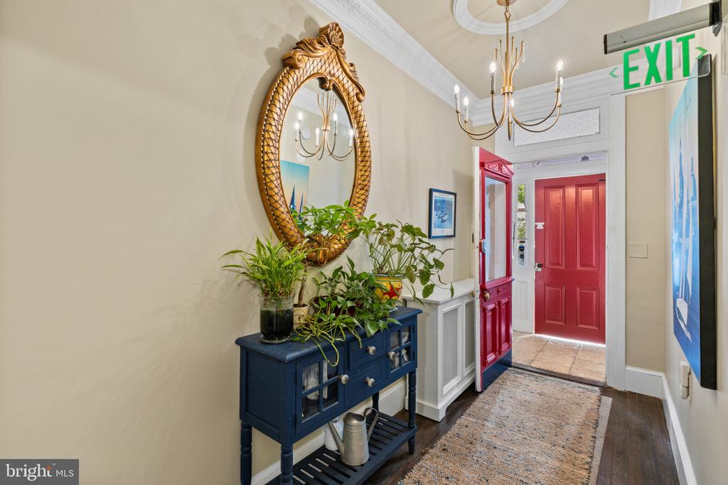 HISTORIC DOWNTOWN ANNAPOLIS TRIPLEX W/ PARKING | 135 CONDUIT STREET