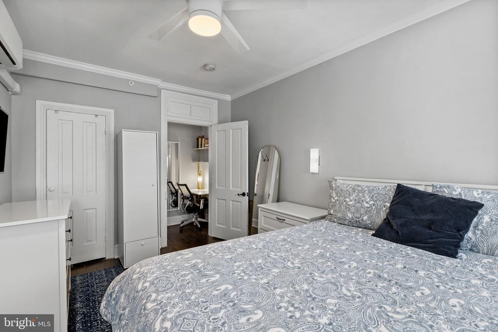 HISTORIC DOWNTOWN ANNAPOLIS TRIPLEX W/ PARKING | 135 CONDUIT STREET