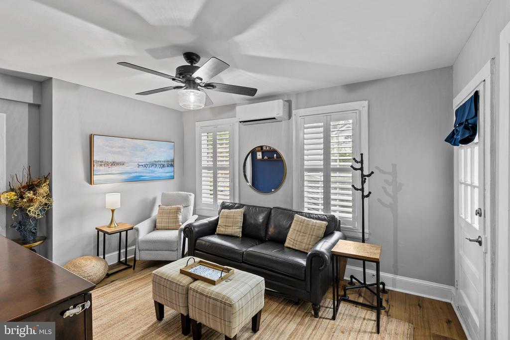 HISTORIC DOWNTOWN ANNAPOLIS TRIPLEX W/ PARKING | 135 CONDUIT STREET