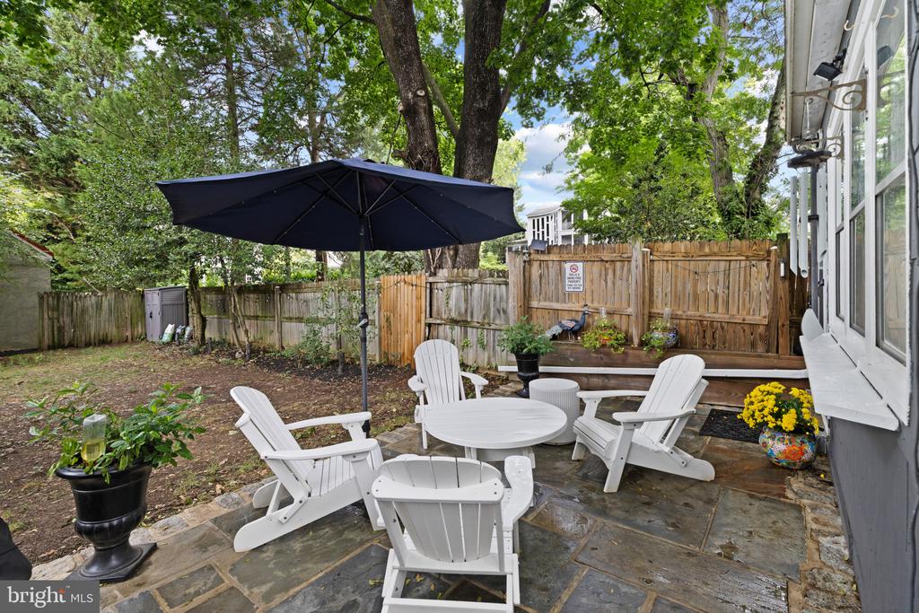 HISTORIC DOWNTOWN ANNAPOLIS TRIPLEX W/ PARKING | 135 CONDUIT STREET