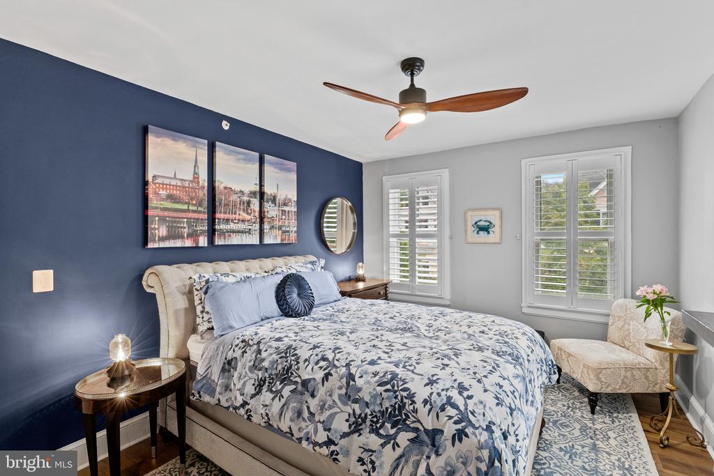 HISTORIC DOWNTOWN ANNAPOLIS TRIPLEX W/ PARKING | 135 CONDUIT STREET