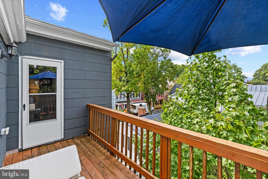 HISTORIC DOWNTOWN ANNAPOLIS TRIPLEX W/ PARKING | 135 CONDUIT STREET