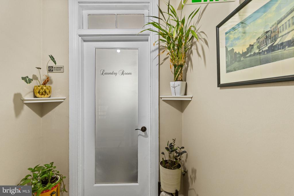 HISTORIC DOWNTOWN ANNAPOLIS TRIPLEX W/ PARKING | 135 CONDUIT STREET