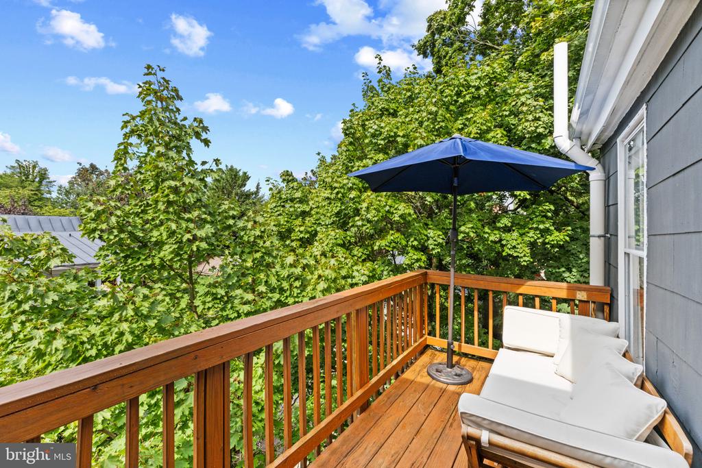 HISTORIC DOWNTOWN ANNAPOLIS TRIPLEX W/ PARKING | 135 CONDUIT STREET