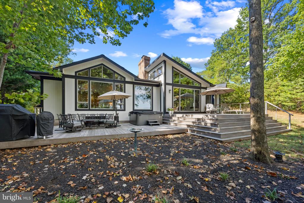 LUXURY ANNAPOLIS WATERFRONT HOME - LUCE CREEK | 1800 RIVER WATCH LANE