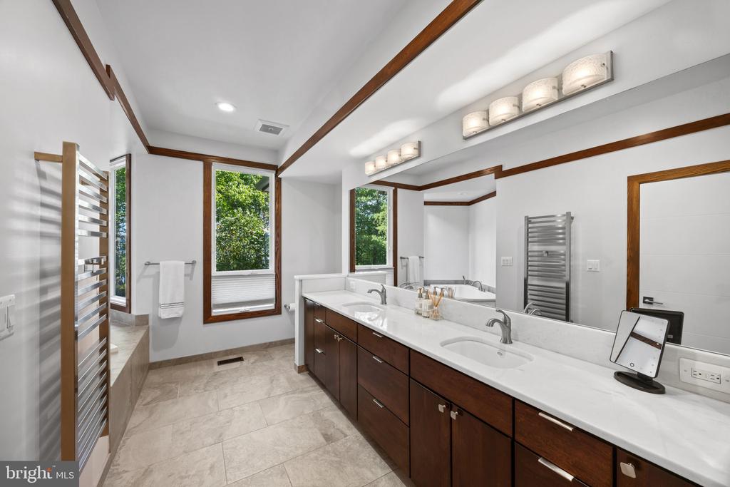 LUXURY ANNAPOLIS WATERFRONT HOME - LUCE CREEK | 1800 RIVER WATCH LANE