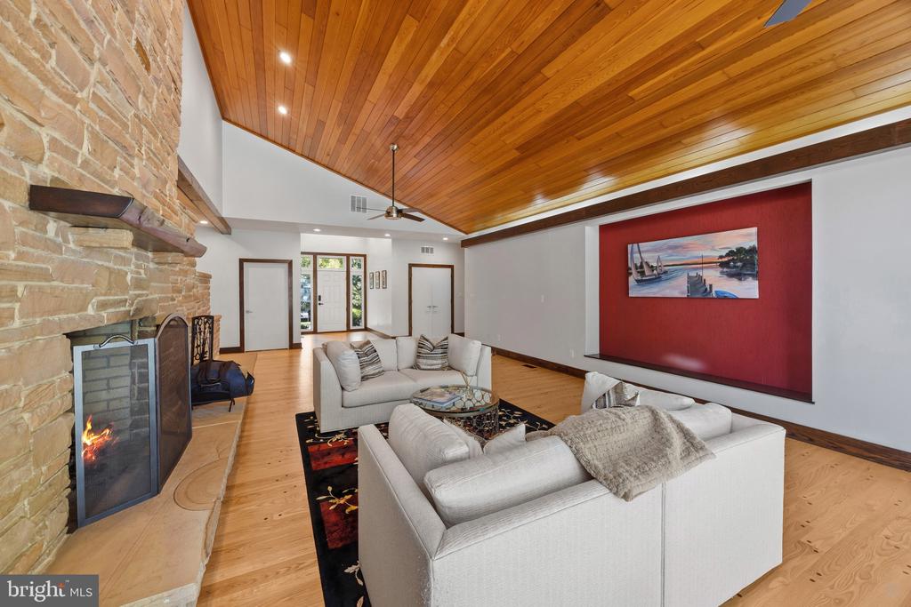 LUXURY ANNAPOLIS WATERFRONT HOME - LUCE CREEK | 1800 RIVER WATCH LANE