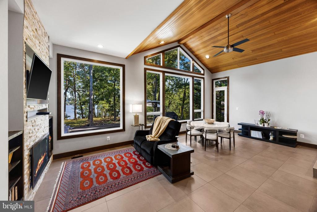LUXURY ANNAPOLIS WATERFRONT HOME - LUCE CREEK | 1800 RIVER WATCH LANE