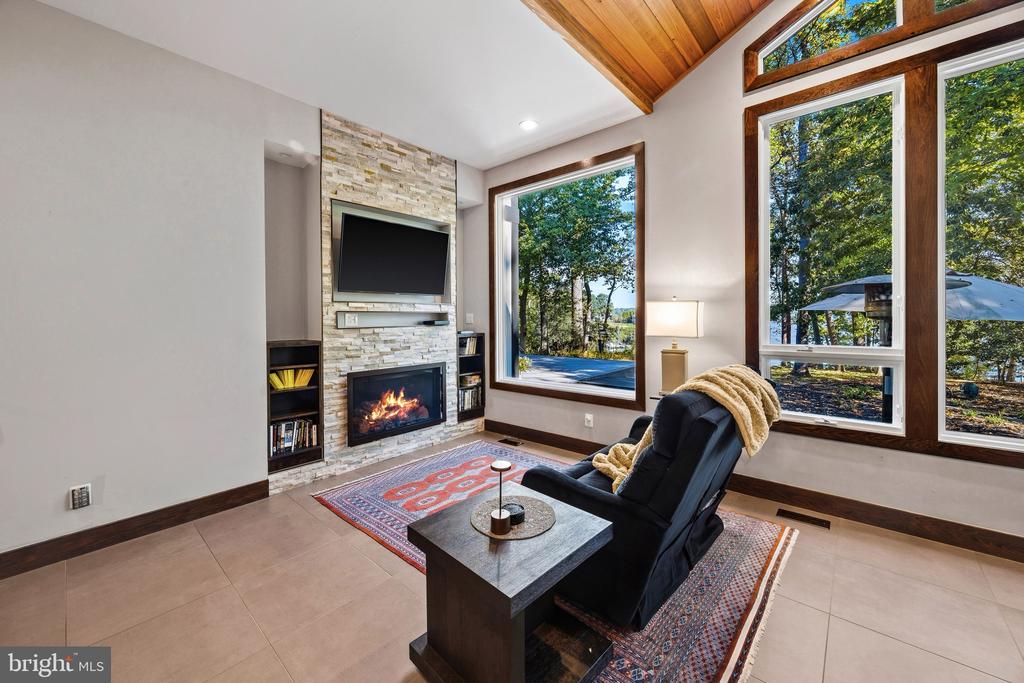LUXURY ANNAPOLIS WATERFRONT HOME - LUCE CREEK | 1800 RIVER WATCH LANE