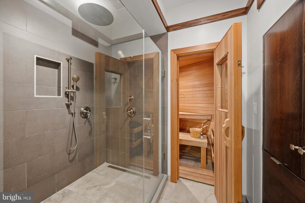 LUXURY ANNAPOLIS WATERFRONT HOME - LUCE CREEK | 1800 RIVER WATCH LANE