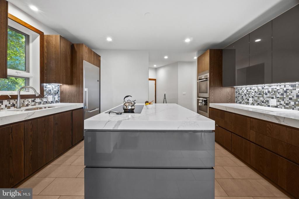 LUXURY ANNAPOLIS WATERFRONT HOME - LUCE CREEK | 1800 RIVER WATCH LANE