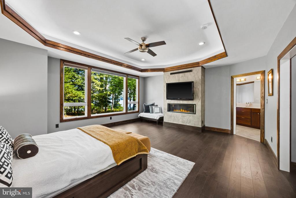 LUXURY ANNAPOLIS WATERFRONT HOME - LUCE CREEK | 1800 RIVER WATCH LANE