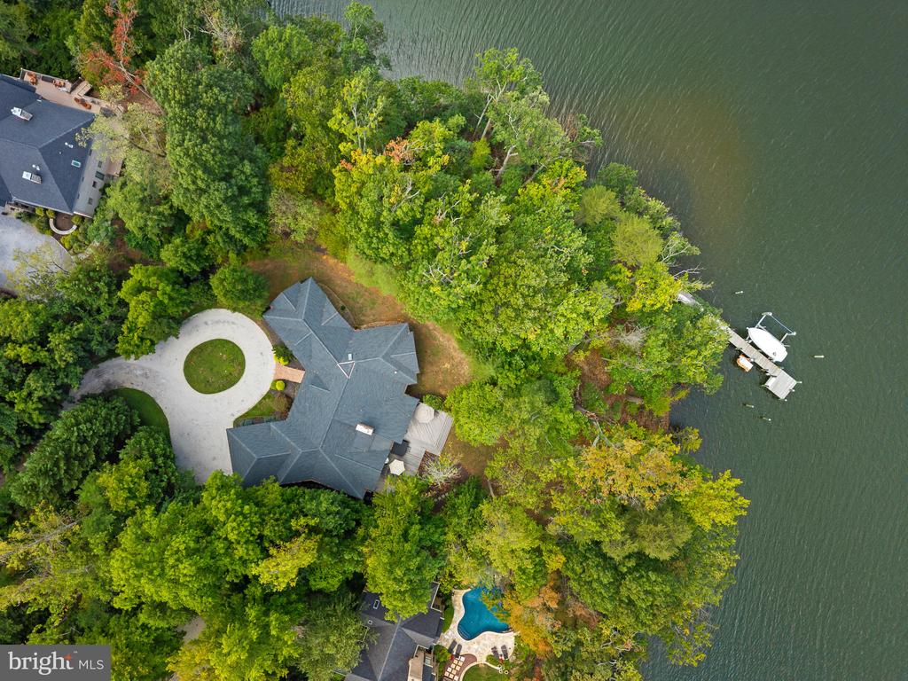 LUXURY ANNAPOLIS WATERFRONT HOME - LUCE CREEK | 1800 RIVER WATCH LANE