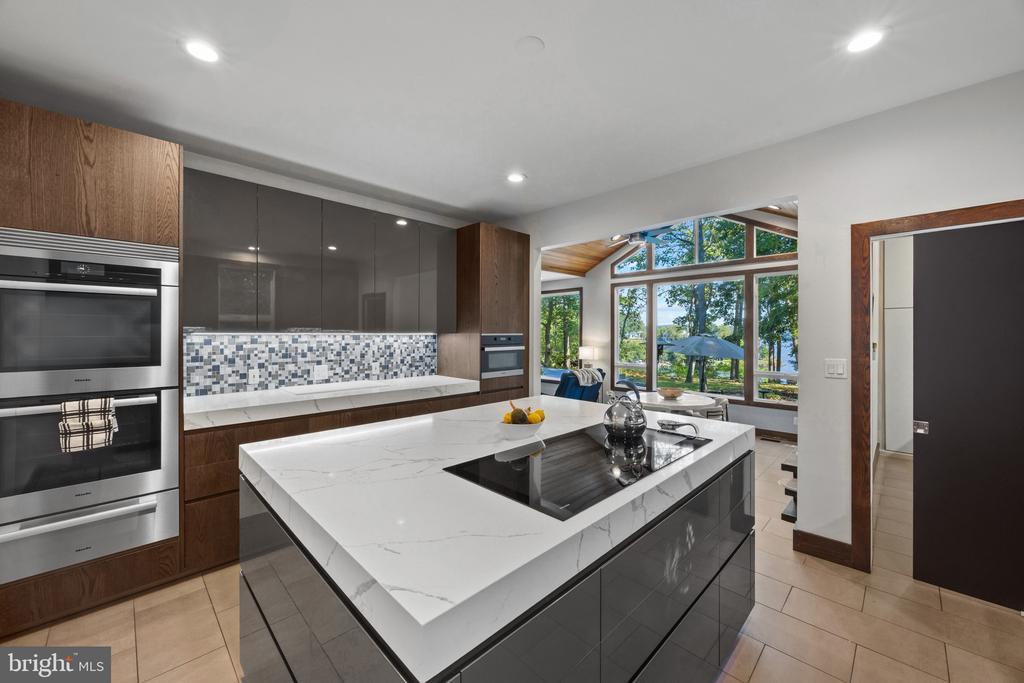 LUXURY ANNAPOLIS WATERFRONT HOME - LUCE CREEK | 1800 RIVER WATCH LANE