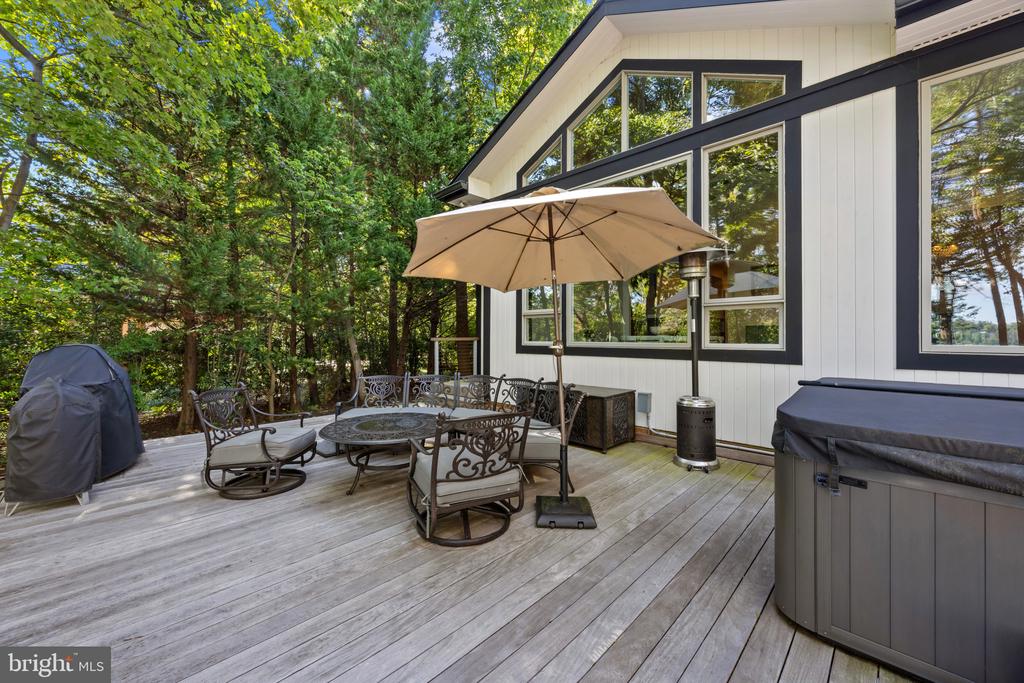 LUXURY ANNAPOLIS WATERFRONT HOME - LUCE CREEK | 1800 RIVER WATCH LANE