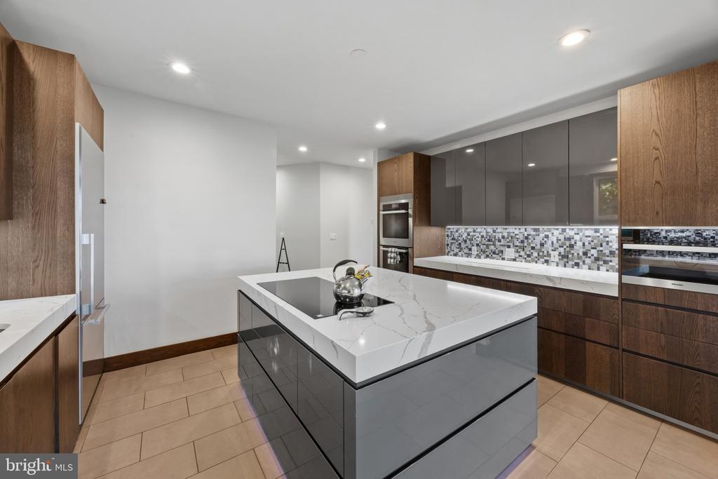 LUXURY ANNAPOLIS WATERFRONT HOME - LUCE CREEK | 1800 RIVER WATCH LANE