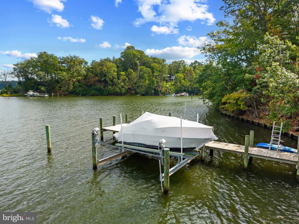 LUXURY ANNAPOLIS WATERFRONT HOME - LUCE CREEK | 1800 RIVER WATCH LANE