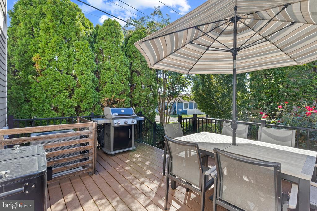 EASTPORT HOME WITH ROOFTOP DECK | 624 SECOND STREET