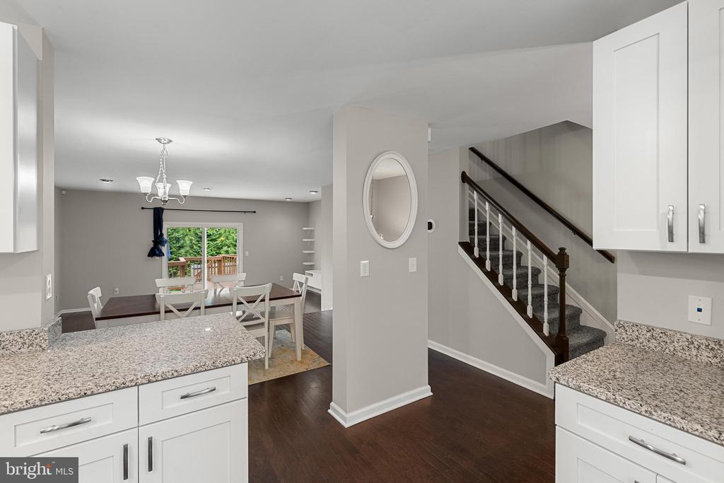 61 CHERRYWOOD COURT | TURNKEY TOWNHOUSE LIVING