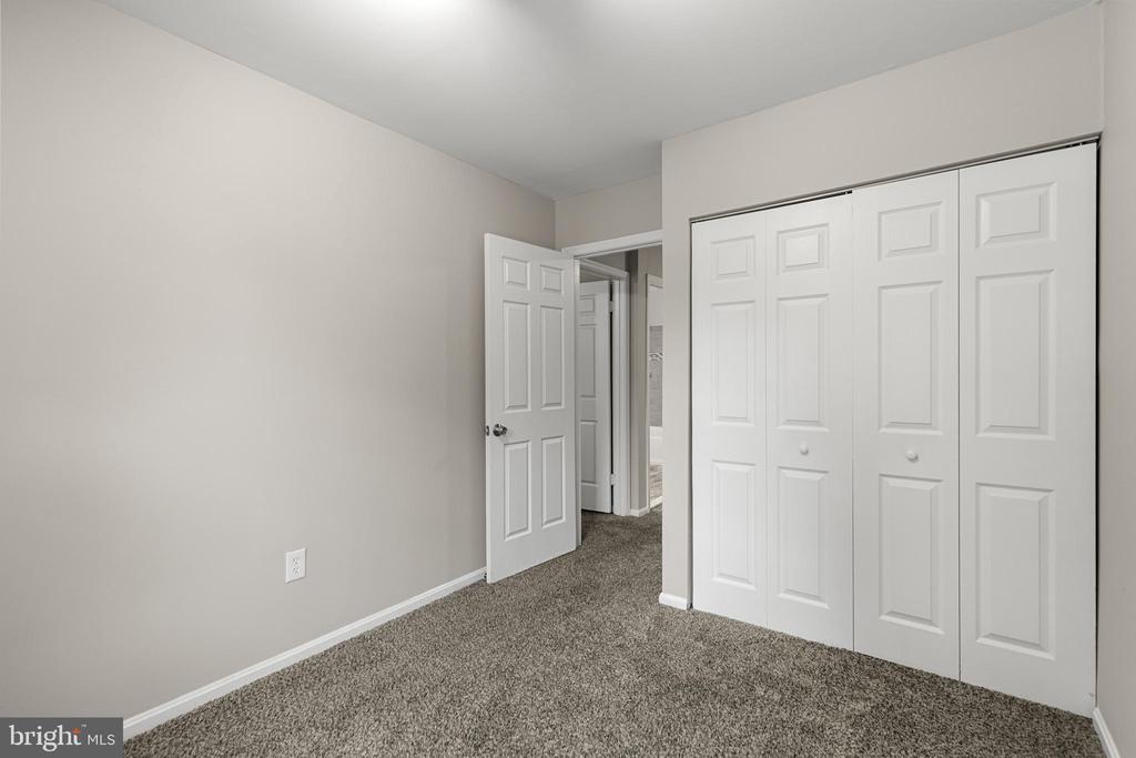 61 CHERRYWOOD COURT | TURNKEY TOWNHOUSE LIVING