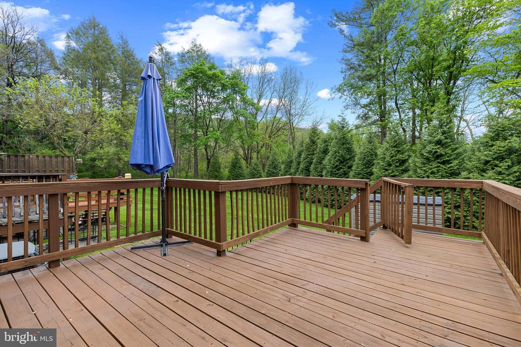 61 CHERRYWOOD COURT | TURNKEY TOWNHOUSE LIVING