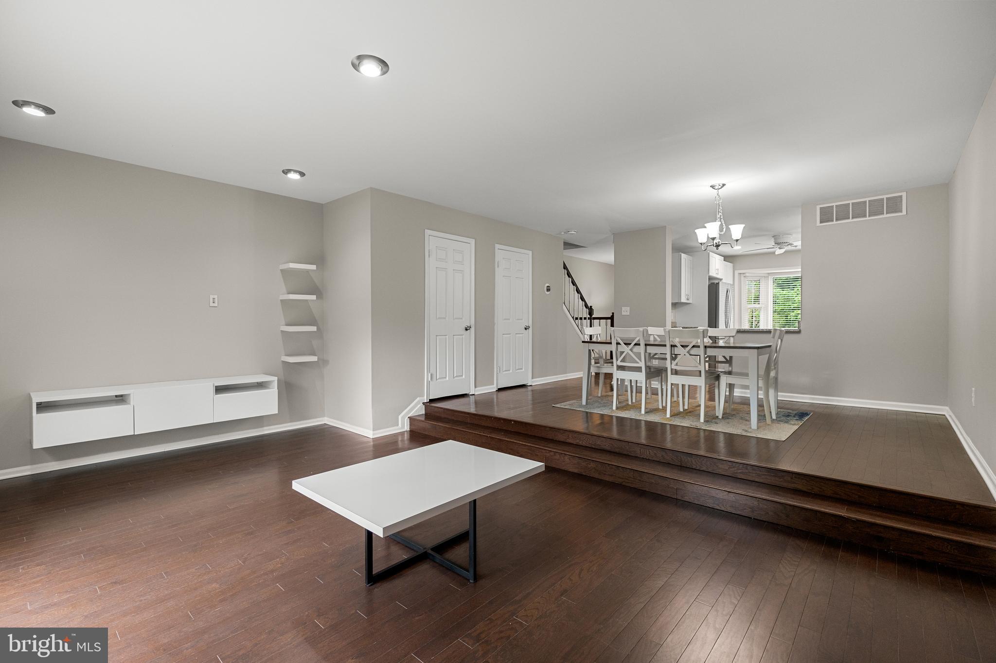 61 CHERRYWOOD COURT