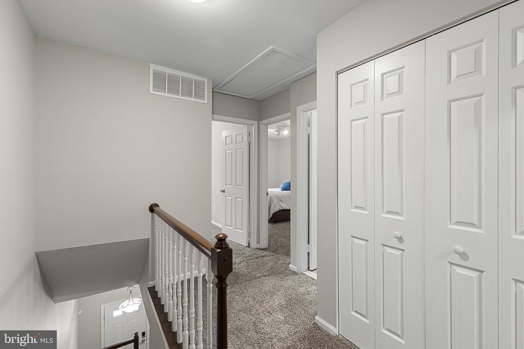 61 CHERRYWOOD COURT | TURNKEY TOWNHOUSE LIVING