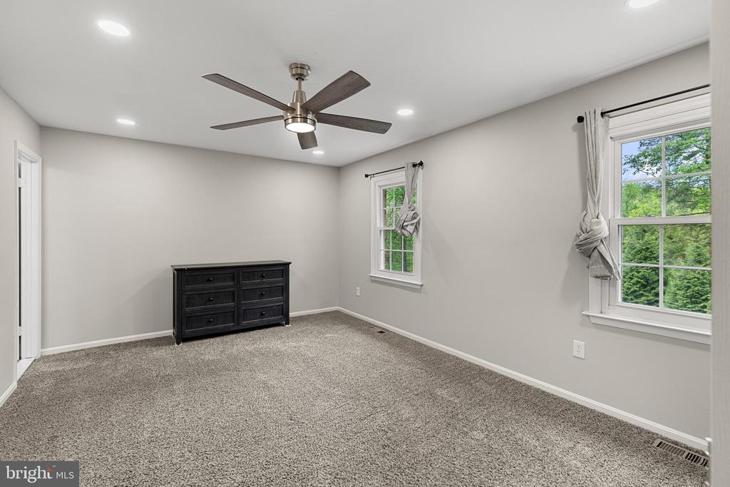 61 CHERRYWOOD COURT | TURNKEY TOWNHOUSE LIVING