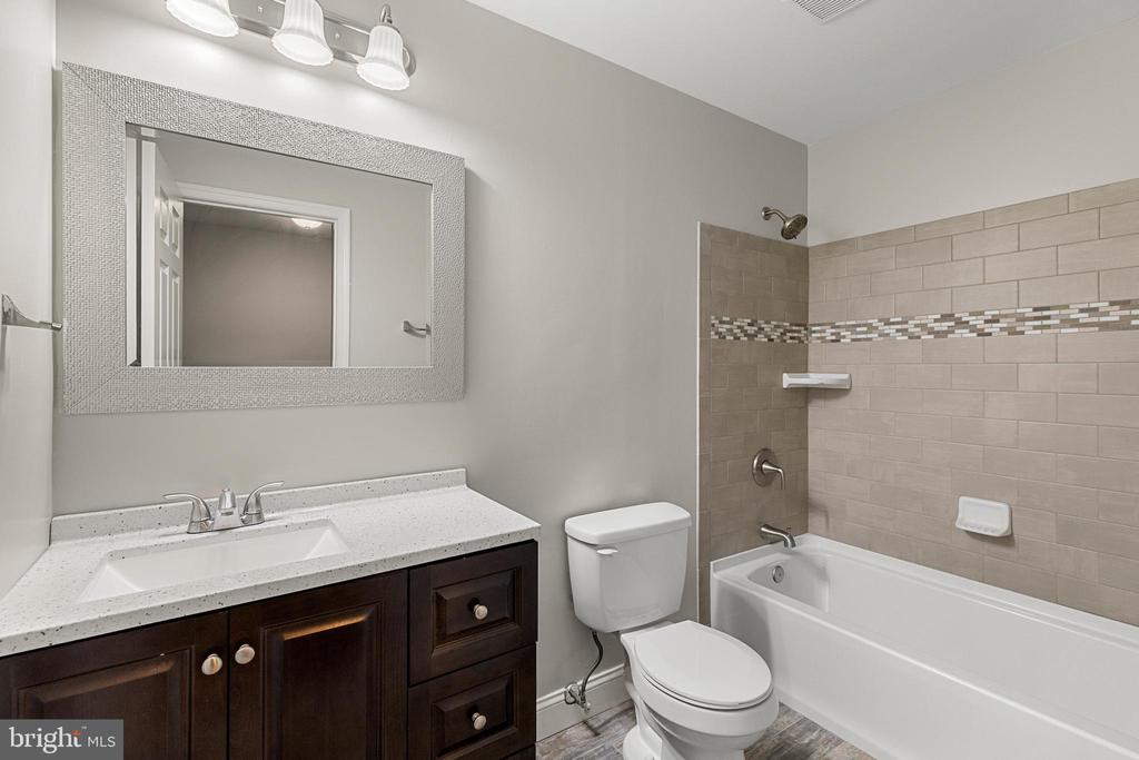 61 CHERRYWOOD COURT | TURNKEY TOWNHOUSE LIVING