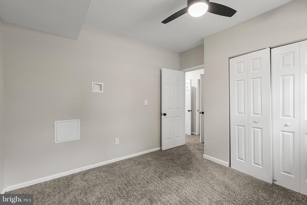 61 CHERRYWOOD COURT | TURNKEY TOWNHOUSE LIVING
