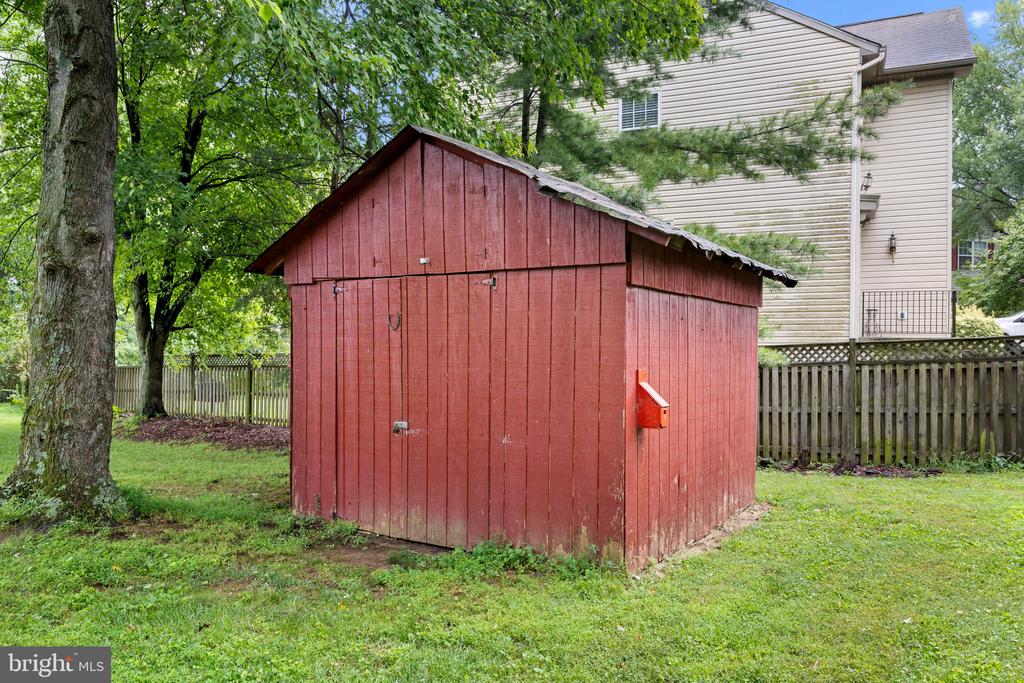 BRICK RANCHER IN FREDERICK | 7229 BOWERS ROAD