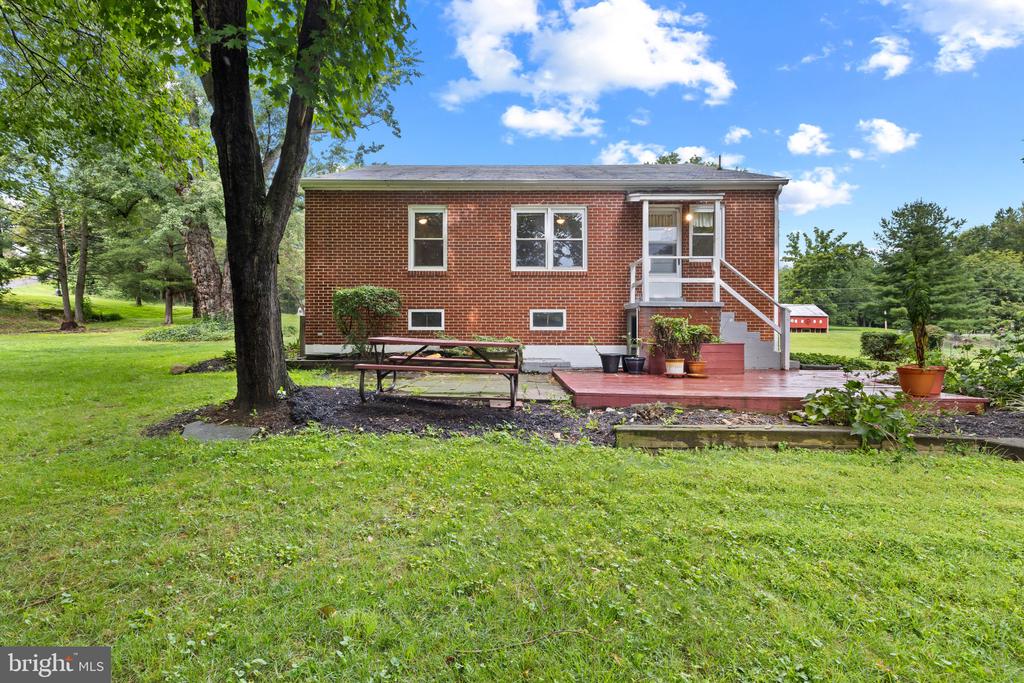 BRICK RANCHER IN FREDERICK | 7229 BOWERS ROAD