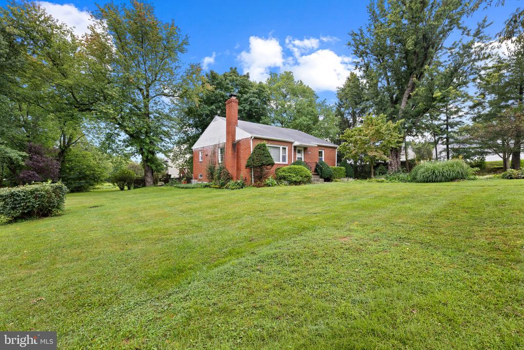 BRICK RANCHER IN FREDERICK | 7229 BOWERS ROAD