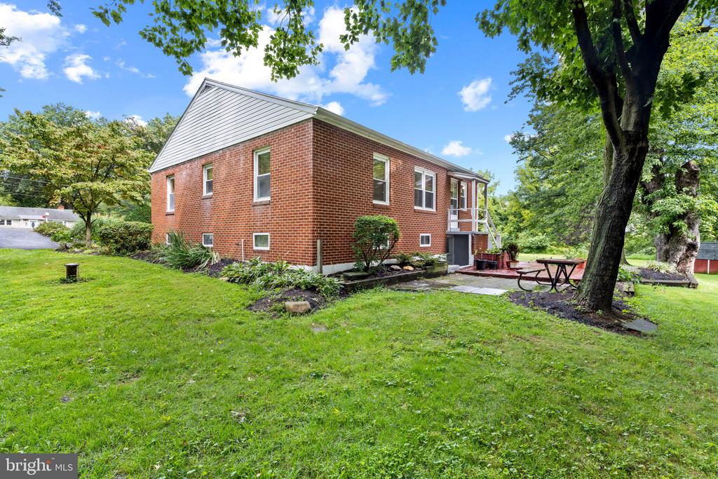 BRICK RANCHER IN FREDERICK | 7229 BOWERS ROAD