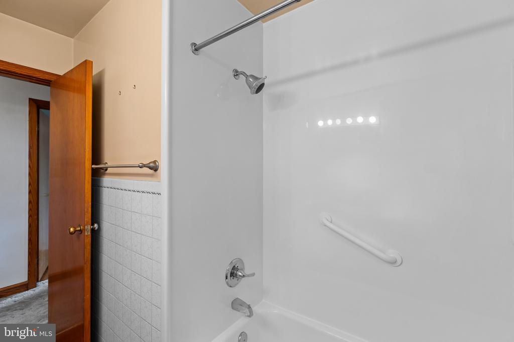 BRICK RANCHER IN FREDERICK | 7229 BOWERS ROAD