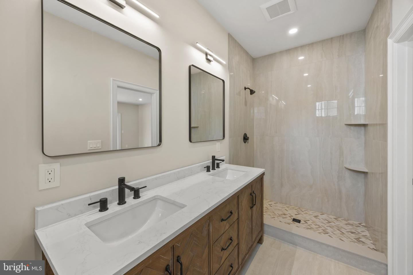 208 Tower Dr